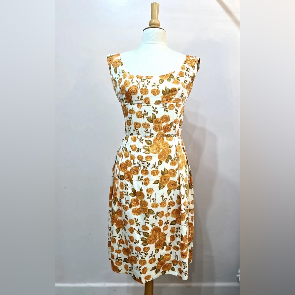 vintage dresses 1950s - size small/medium Waist 28”Hips 40”Bus 34”